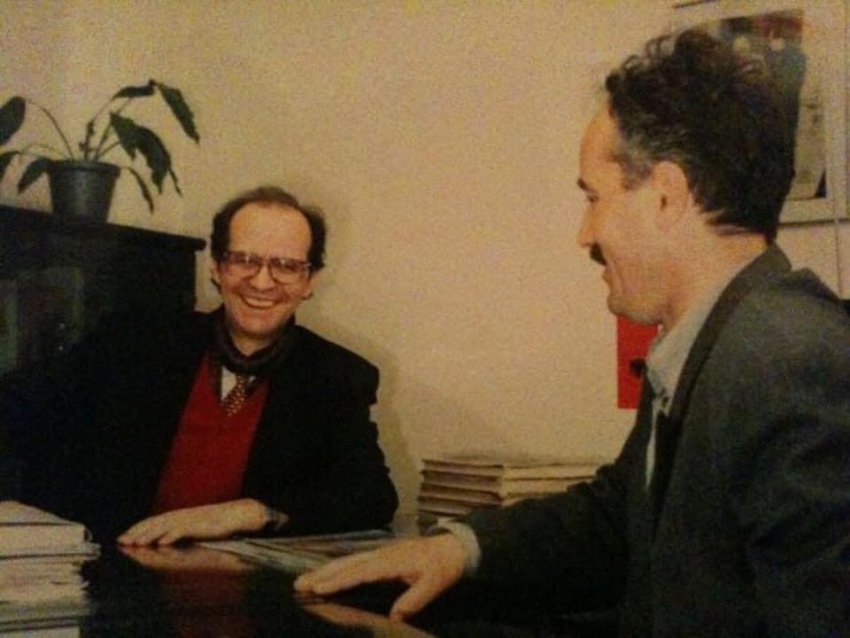 me vrasjen e enver malokut vrane krahun e presidentit rugova ju thafshin duarte e ju hupte fara 6964197e3afbc