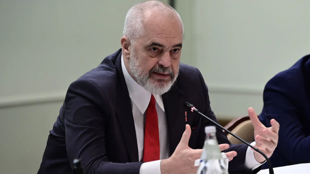 mendoni se jeni trashegimtare te platonit rama shkakton debat ne greqi 696a4552be277