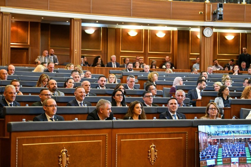 Meritorët pa mandat: Pse figura me kontribut në LDK mbetën jashtë Kuvendit? 1 meritoret pa mandat pse figura me kontribut ne ldk mbeten jashte kuvendit 695fecbff28d5