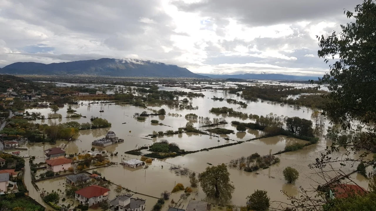 Moti i keq, IGJEUM paralajmëron: Rritje e rrezikshme e prurjeve të… 1 moti i keq igjeum paralajmeron rritje e rrezikshme e prurjeve te 695bc4d2b49cc