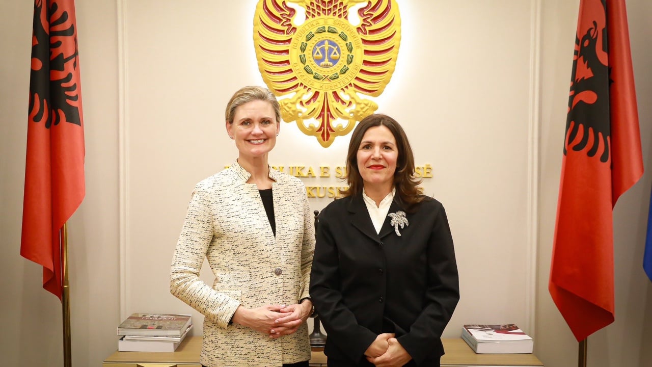nancy vanhorn takon kryetaren e re te gjykates kushtetuese ambasada amerikane mbeshtetja per sundimin e ligjit forcon drejtesine ne shqiperi 696532670c79b