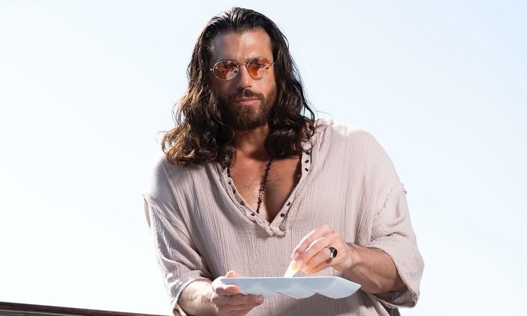 nga qilimi i kuq ne qendren e paraburgimit ylli can yaman arrestohet me akuza per droge e prostitucion 6963aac79b991