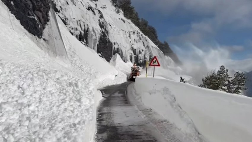 orteke debore ne aksin qafe thore theth bllokohet plotesisht rruga 69680c94d366a