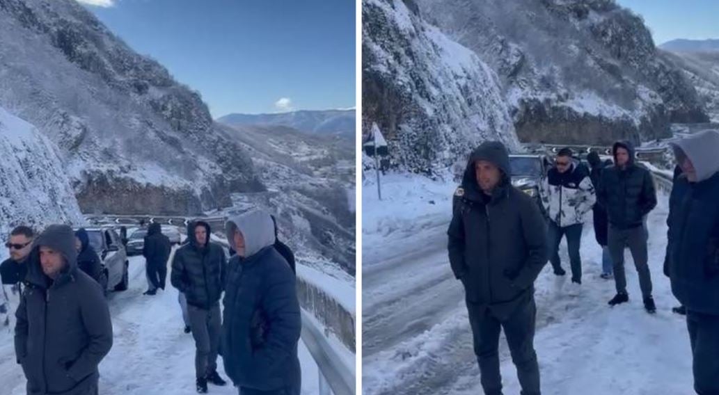 Paralizohet prej dëborës aksi Librazhd-Peshkopi, dhjetëra qytetarë bllokohen me mjetet e tyre në kthesën e Lunikut 1 paralizohet prej debores aksi librazhd peshkopi dhjetera qytetare bllokohen me mjetet e tyre ne kthesen e lunikut 69638c83b4eeb