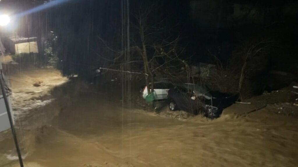 perse u permbyt gjirokastra banoret e lagjes blloku i furrave perroi nen uren e nanxes nuk eshte pastruar kurre 69654e843837f