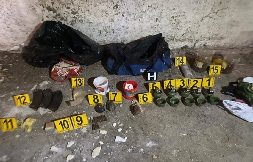 policia gjen arme ne nje shtepi te braktisur ne zvecan 69763a21974c6