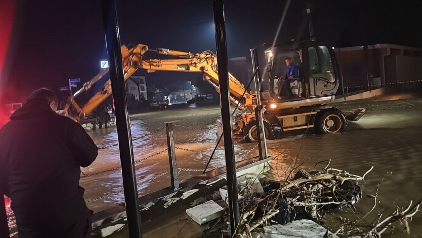 qendra e istogut ne gjendje te renduar pas vershimeve 695d891606038