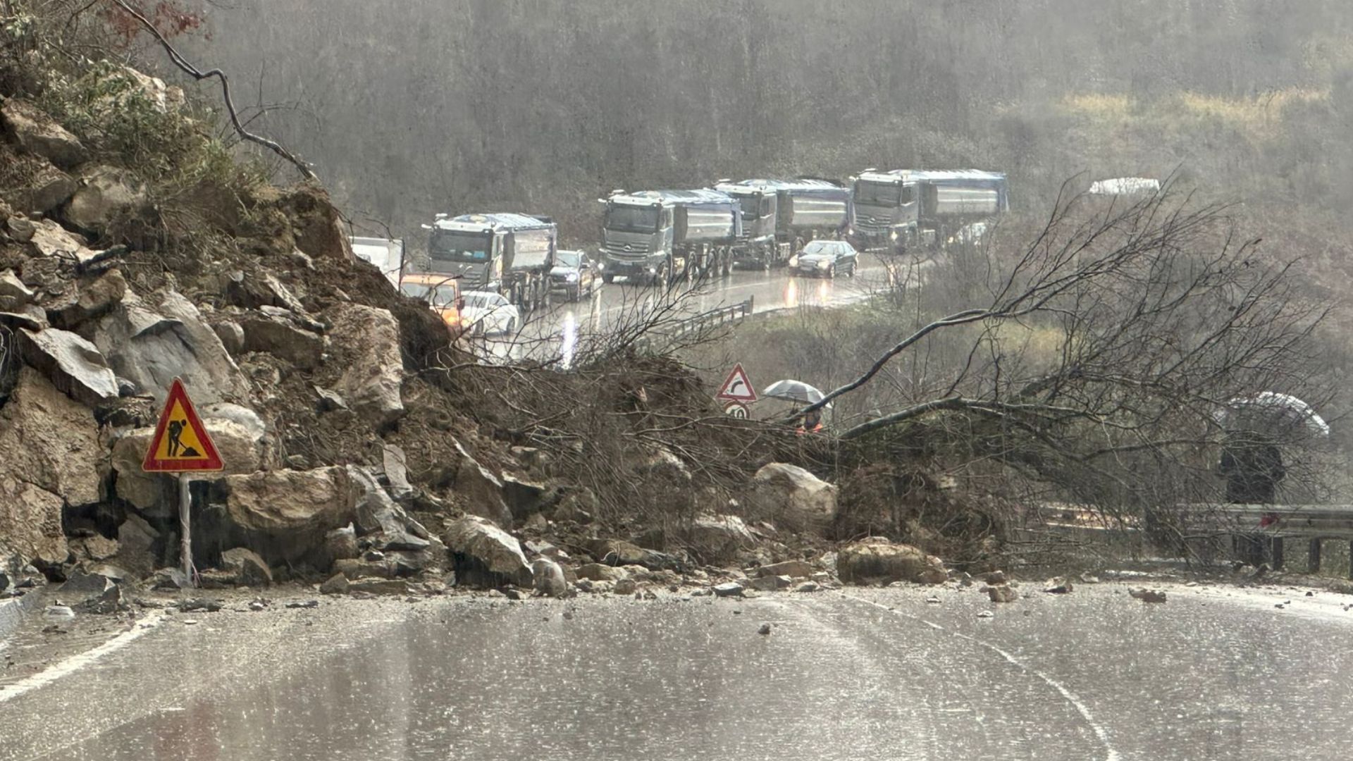 reshjet e shiut ne vend bllokohet aksi gjirokaster tepelene 695e67d4ab3d3