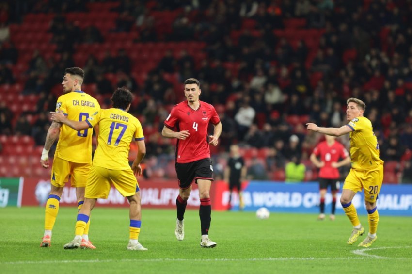 Risia e Sylvinho-s në 2025, Juljan Shehu në qendër të merkatos, “lum” ofertash për mesfushorin kuqezi 3 risia e sylvinho s ne 2025 juljan shehu ne qender te merkatos lum ofertash per mesfushorin kuqezi 695640b4c82e3