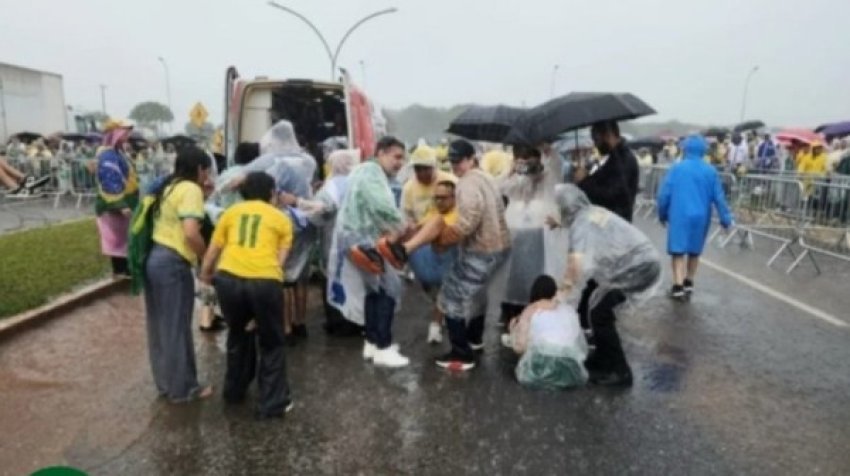 Rrufeja godet në një proteste në Brazil, 89 të plagosur 2 rrufeja godet ne nje proteste ne brazil 89 te plagosur 6977e0131d5d4
