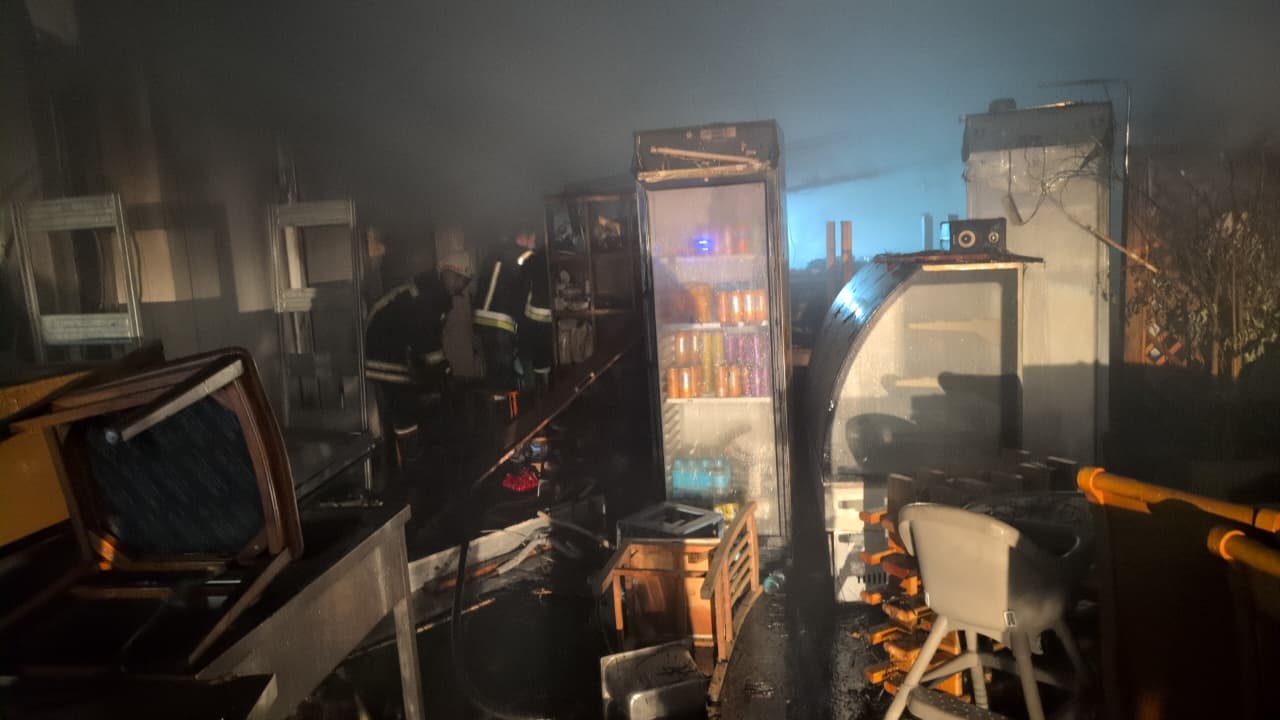 shkrumbohet lokali ne durres dyshohet se flaka nisi nga nje shkendije elektrike 6975e56b1381c