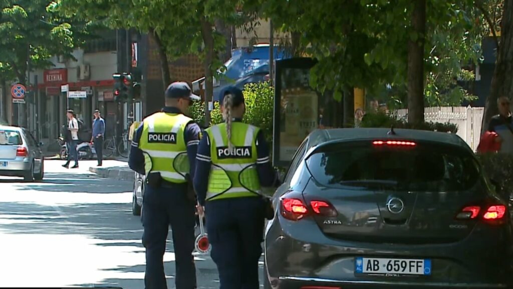 shperblim i mire po pagat sindikata e policise pagesat me te uleta ne rajon ka probleme per largesine 695900a374bee