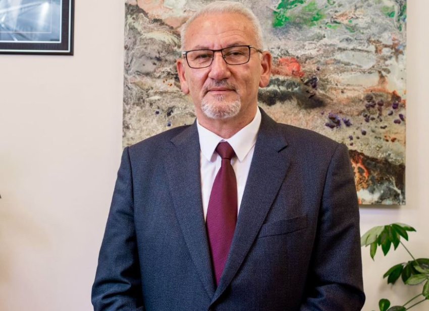 Shpëton shëndosh e mirë i riu nga Hani i Elezit, e konfirmon Ballazhi! 3 shpeton shendosh e mire i riu nga hani i elezit e konfirmon ballazhi 697d3c72c15db