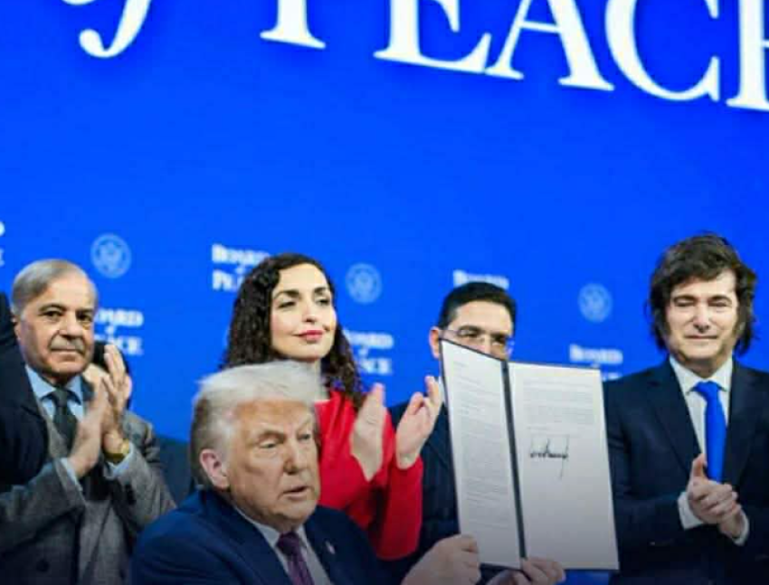 shtepia e bardhe ndan foton e trumpit ku shihet edhe osmani 6973eb7e14b6c