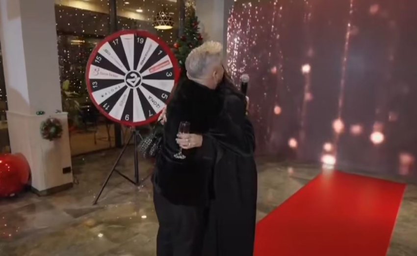 “Të kam lëndu…”, momenti emocionues kur përqafohen Dafina e Labi 1 te kam lendu momenti emocionues kur perqafohen dafina e labi 695b73b11f18e