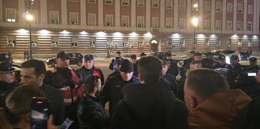 tirane tensionohet situata ne protesten kunder kryeministrit rama 696c0129cdb77