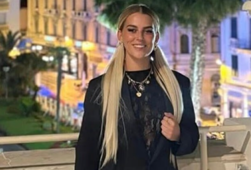 tragjedia ne crans montana ndoqi udhezimet e punedhenesve te saj kamerierja 24 vjecare qe mbante fishekzjarret vdiq nga asfiksia 69676707d2a60