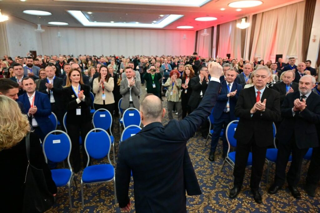 Unitet formal, tensione të brendshme dhe paralajmërim për platformë të re, kush po bën gati puç ndaj Filipçes? 2 unitet formal tensione te brendshme dhe paralajmerim per platforme te re kush po ben gati puc ndaj filipces 69781e8c79402