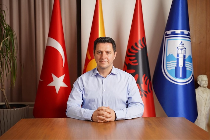 valbon limani merr mandatin si kryetari i gostivarit 696a6add2bfe2