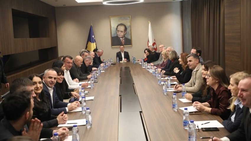 vjen nje paralajmerim per ldk ne rreth kuvendit te 31 janarit analisti ka nje porosi per