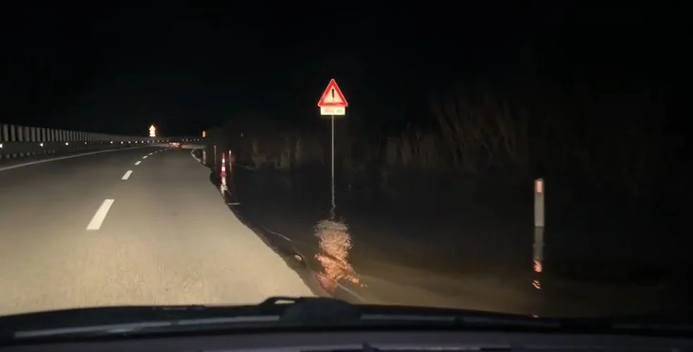 vjosa doli nga shtrati uji hyn edhe ne autostraden vlore levan 695ff193ba417