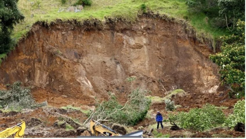 zelanda e re anulon perpjekjet e shpetimit per 6 te zhdukur pas rreshqitjes se dheut 6974945757495