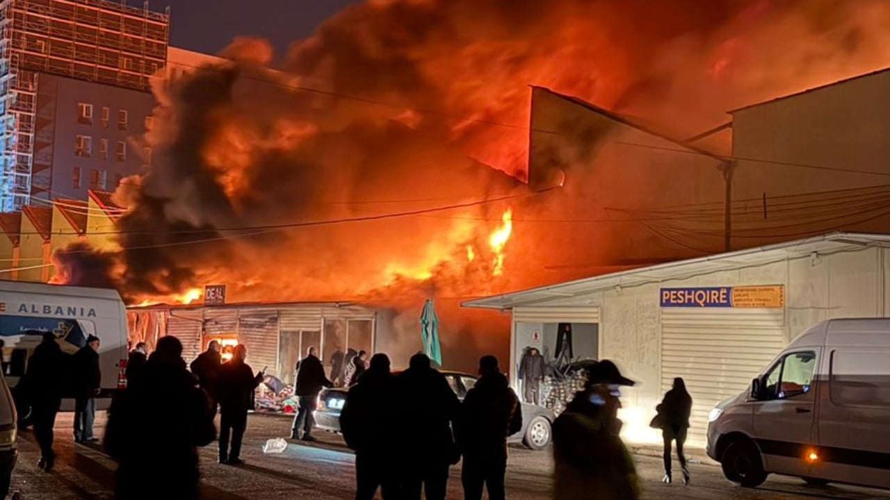 zjarri merr permasa te frikshme te 5 maji forcat zjarrfikese nga durresi per ne tirane kerkohet ndihme nga elbasani vora dhe nderhyrje e ushtrise 696008837b87a