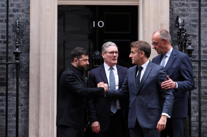 britania mohon akuzat e rusise se po furnizon ukrainen me arme berthamore 699e218283a80