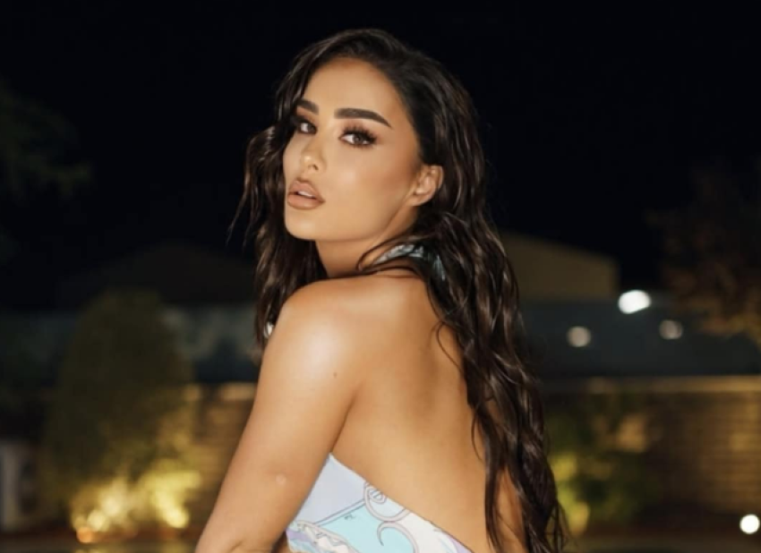 dora e vogel qe mbron shume xhensila emocionon me postimin per femijet 69839375b5b4b