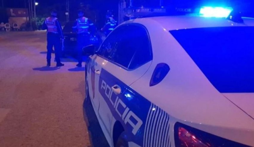 E rëndë në Durrës  Babai ndjek vajzën me thikë  pas ndërhyrjes së policisë  plagos veten