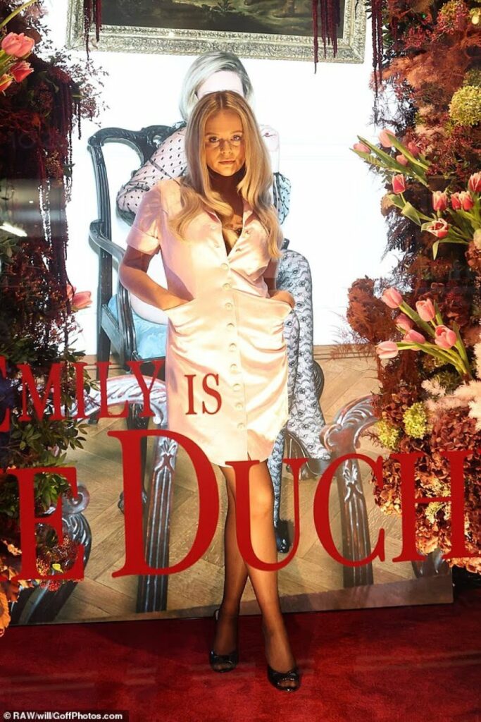 emily atack shkelqen ne fushaten e re te agent provocateur 698d76c1e2057