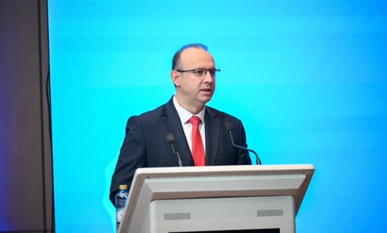 gashi vlen i do te qendroj edhe gjate kohe ne skenen politike 699a2ca3e9019