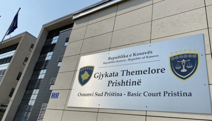 Gjykata e Prishtinës liron të dyshuarit të cilëve iu gjetën 1 milion euro të fshehura në furgon 1 gjykata e prishtines liron te dyshuarit te cileve iu gjeten 1 milion euro te fshehura ne furgon 69a2267157b31