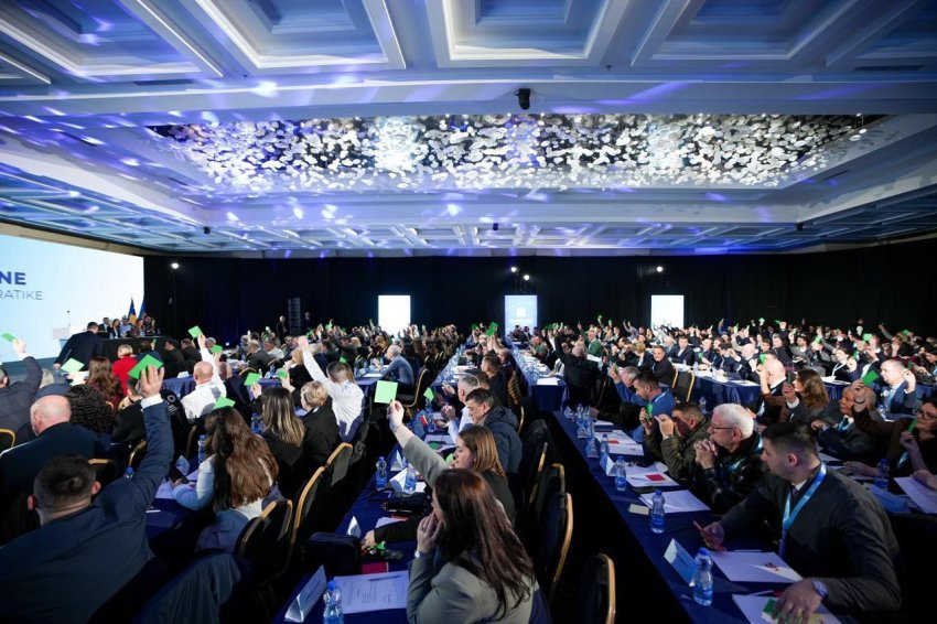 “Hapi tjetër i turpit i kësaj LDK-je..” - Cami: Konfirmimi i Lumir Abdixhikut në krye të LDK-së, vazhdim i rrënimit të saj 3 hapi tjeter i turpit i kesaj ldk je cami konfirmimi i lumir abdixhikut ne krye te ldk se vazhdim i rrenimit te saj 697fdf70444b4