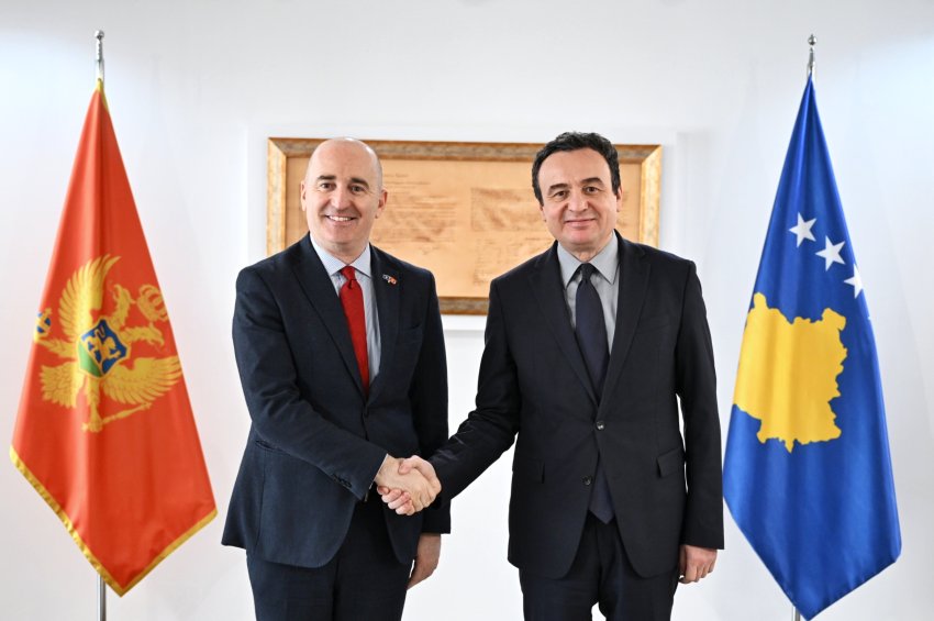 Kryeministri Kurti takoi Ambasadorin e Malit të Zi në Kosovë, Bernard Çobaj 3 kryeministri kurti takoi ambasadorin e malit te zi ne kosove bernard cobaj 699f4b300ede5