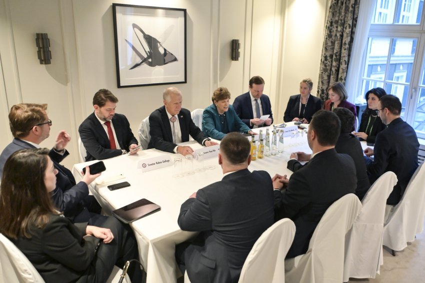 kryeministri kurti u takua me senatoret amerikane shaheen murphy tillis dhe gallego 6990cacb4cf7e