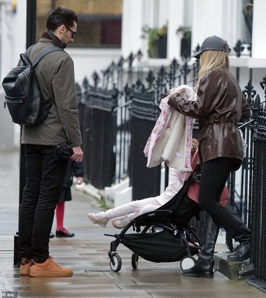 millie mackintosh dhe hugo taylor dalin se bashku por te tensionuar 69866eb6063b1