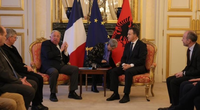 Peleshi pritet nga presidenti i Senatit francez: Franca mbështetëse e palëkundur e integrimit europian të Shqipërisë 1 peleshi pritet nga presidenti i senatit francez franca mbeshtetese e palekundur e integrimit europian te shqiperise 699eda9677fdf