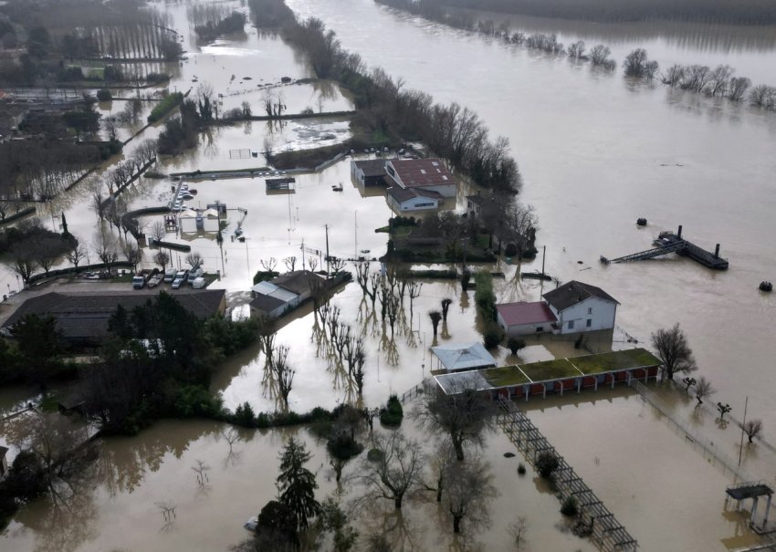 permbytje ne disa zona franca leshon alarm te kuq 6994860accadf
