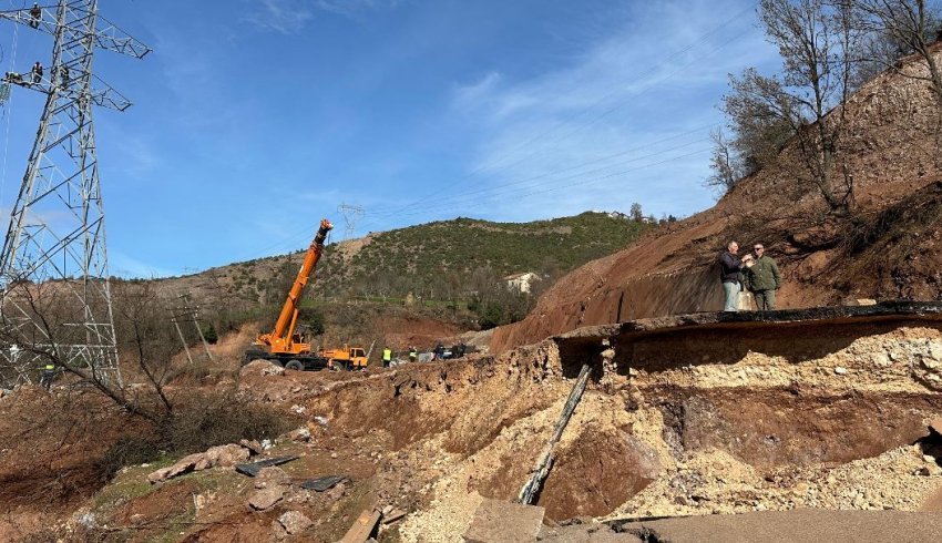 shkaterrimi i rruges librazhd prrenjas duhet te marrin trajtim per dialize 12 persona mbeten te bllokuar cdo vonese rrezik per shendetin 699d891664e0f