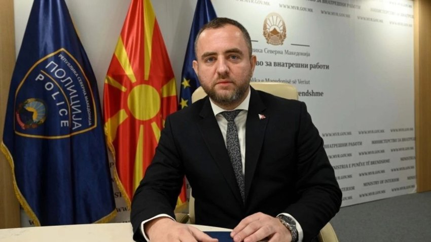 Toshkovski: Ka hyrë në fuqi rregullorja e re në "Safe City", me të cilën rritet pragu i tolerancës për shoferët 3 toshkovski ka hyre ne fuqi rregullorja e re ne safe city me te cilen rritet pragu i tolerances per shoferet 697e837c51e73