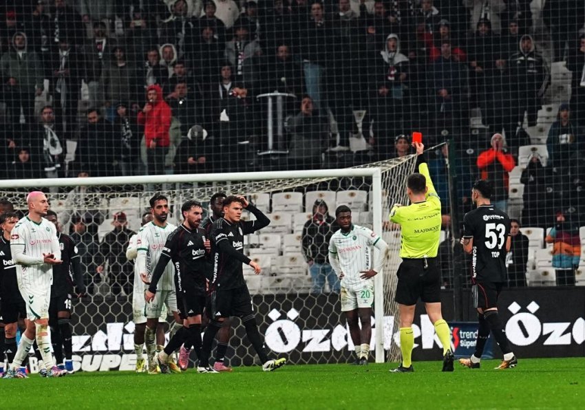 Trajneri i Beshiktashit e merr në mbrojtje shqiptarin: Kur u ndodh kundërshtarëve, nuk ua japin... 1 trajneri i beshiktashit e merr ne mbrojtje shqiptarin kur u ndodh kundershtareve nuk ua japin 697e8c43c680c