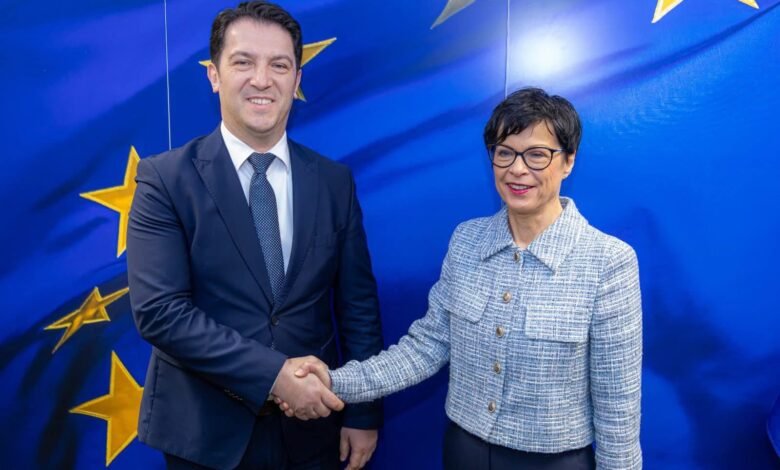 vlen jemi te perkushtuar per rrugen drejt be se 698271a864531