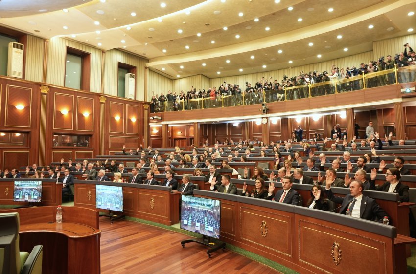 zgjedhja e presidentit es komentohet qendrimi i ldk se njohesit apelojne per interes shteteror mbi ate partiak 69a1456f82aee