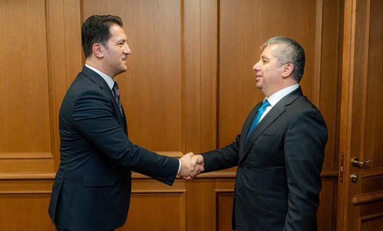 zv kryeministri i pare bekim sali takohet me drejtorin e halk bank fatih shahbaz 698cc563293dc