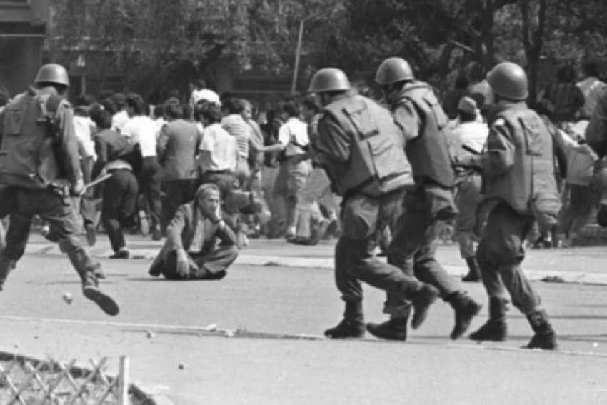 37 vjet nga demonstratat kunder suprimimit te autonomise se kosoves 69c0eb54e75d3