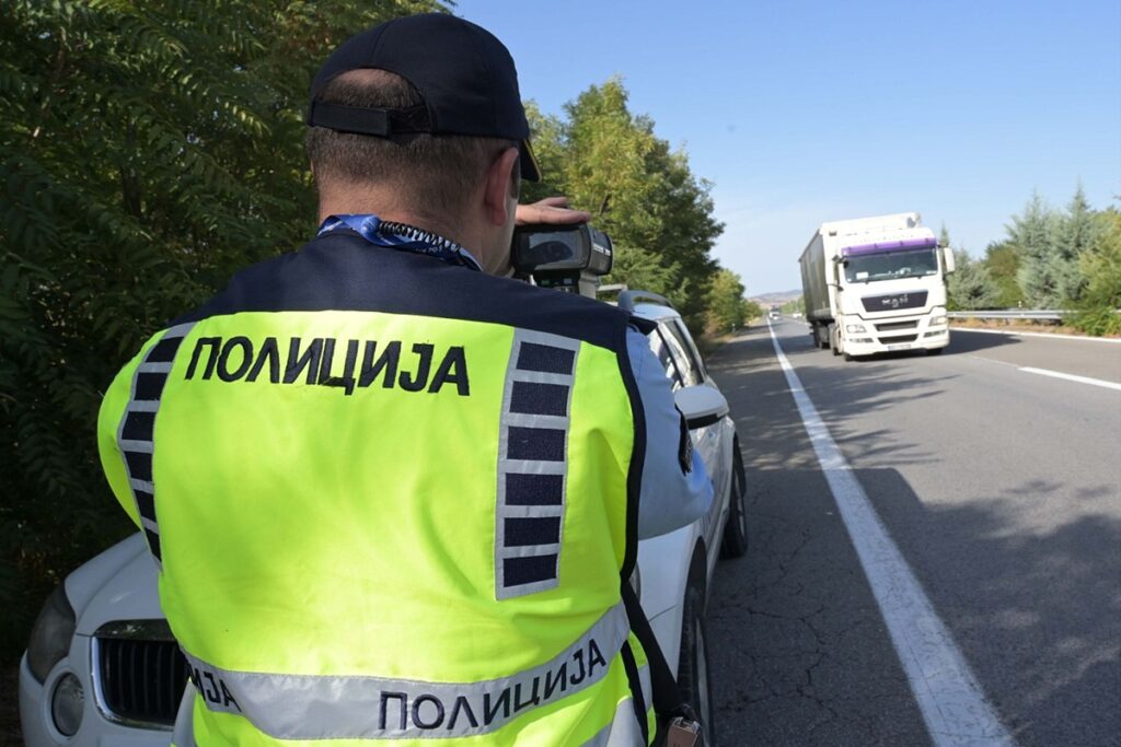 Për 10 ditë mbi gjashtë mijë kundërvajtje në komunikacion, policia ka ndaluar 151 shoferë 3 POLICIA E MAQEDONISE