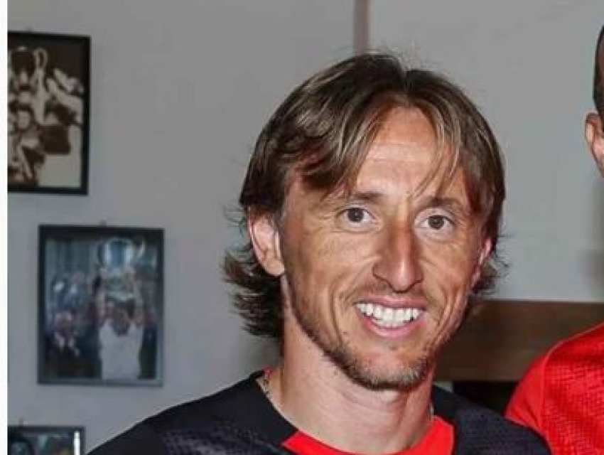 A do të qëndrojë Modriç te Milani? 3 a do te qendroje modric te milani 69bd64def09ba