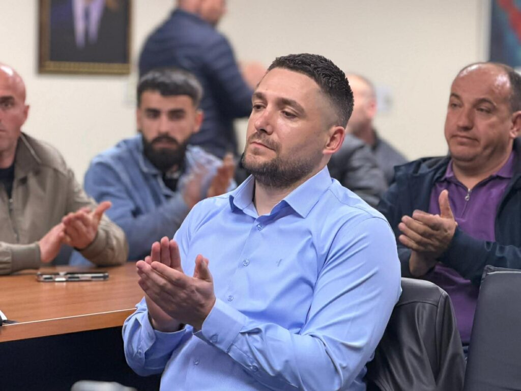 b66dd6fe f86b 46ba aa51 754459c9c62a