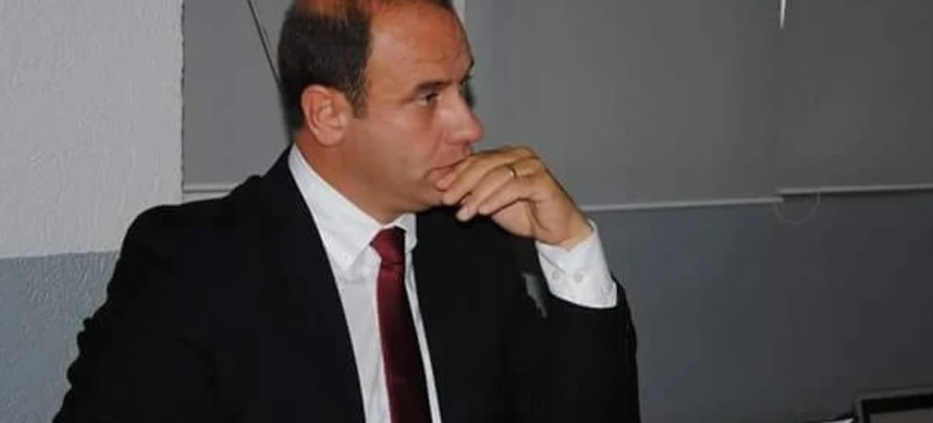 dekreti per shperndarjen e kuvendit profesori i se drejtes eshte ne kundershtim me kushtetuten 69ac43d60ace8